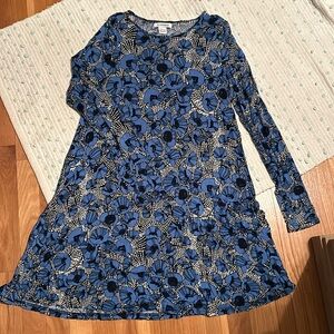 Gently worn women’s dress by Glamorous.  Size medium